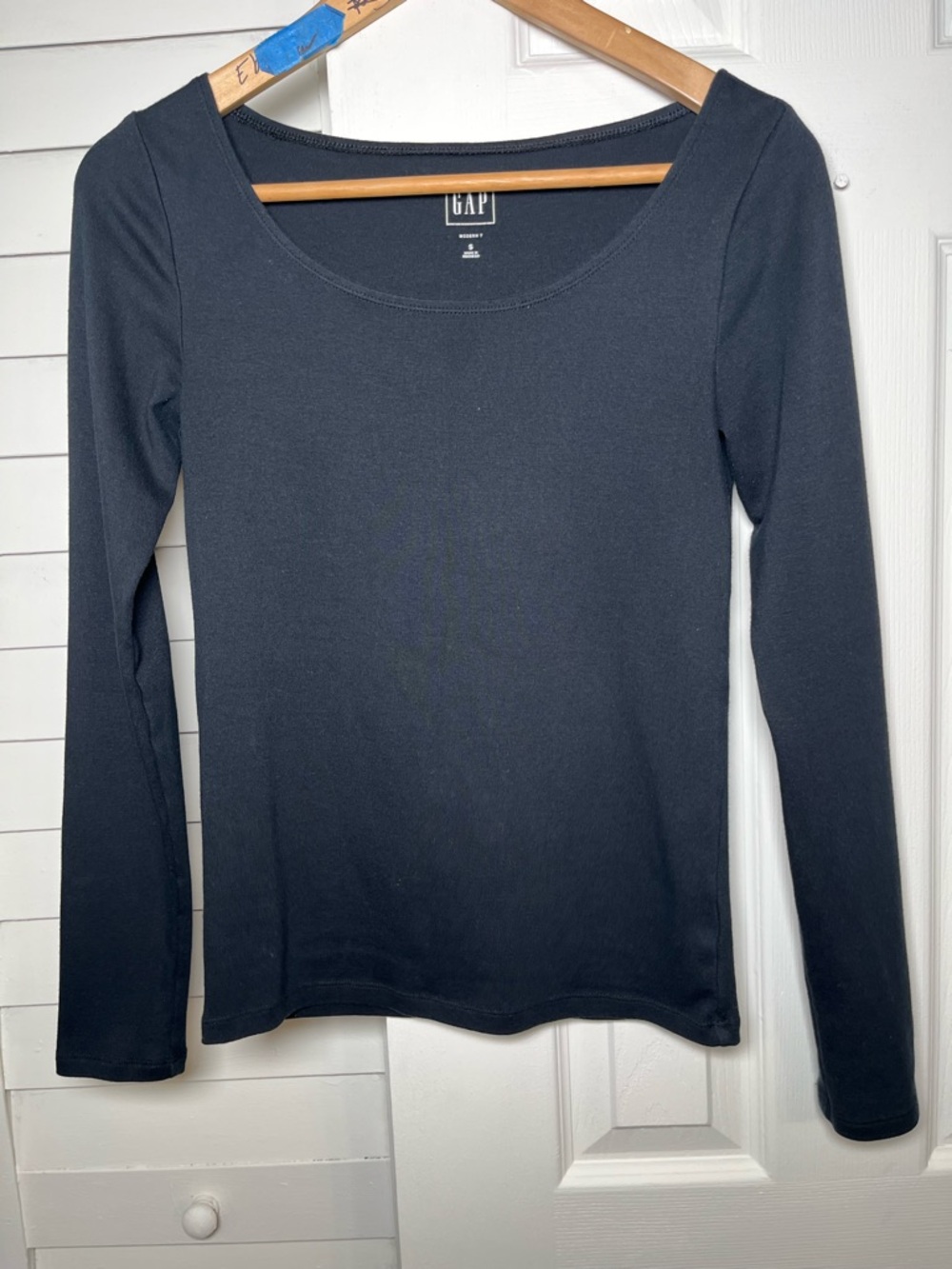 GAP Modern T Essential Black Long Sleeve Scoop Neck Shirt Soft Stretch S